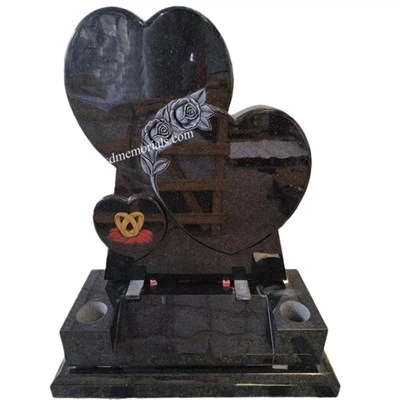 Hármas szív alakú kövek a sírokhoz